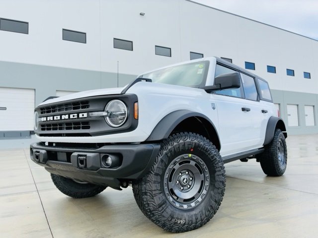 New 2025 Ford Bronco Big Bend w/ Black Diamond Package