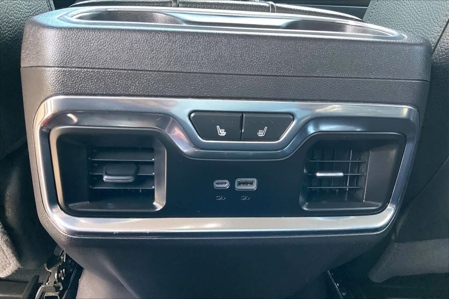 Used 2024 GMC Sierra 1500 Denali w/ Technology Package AWD/4WD image 32