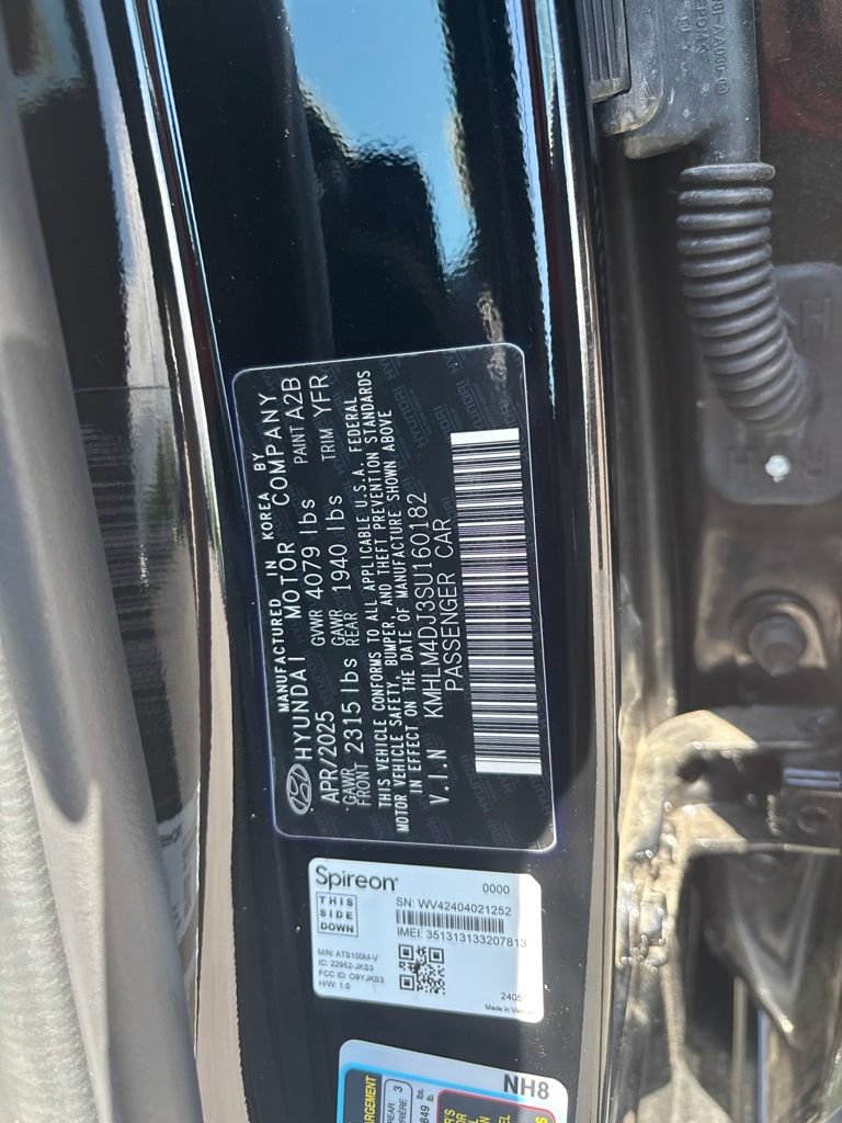 New 2025 Hyundai Elantra SEL FWD image 11