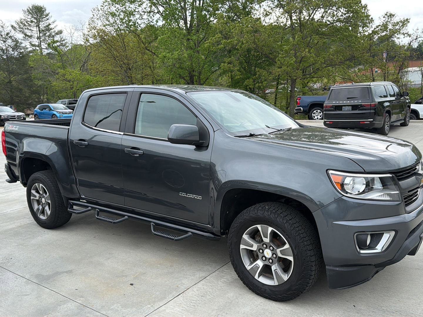 Used 2016 Chevrolet Colorado Z71 AWD/4WD image 2