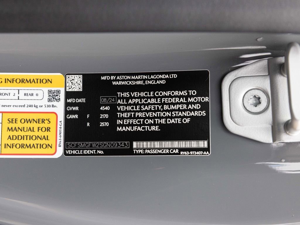 Used 2025 Aston Martin V8 Vantage Coupe image 66