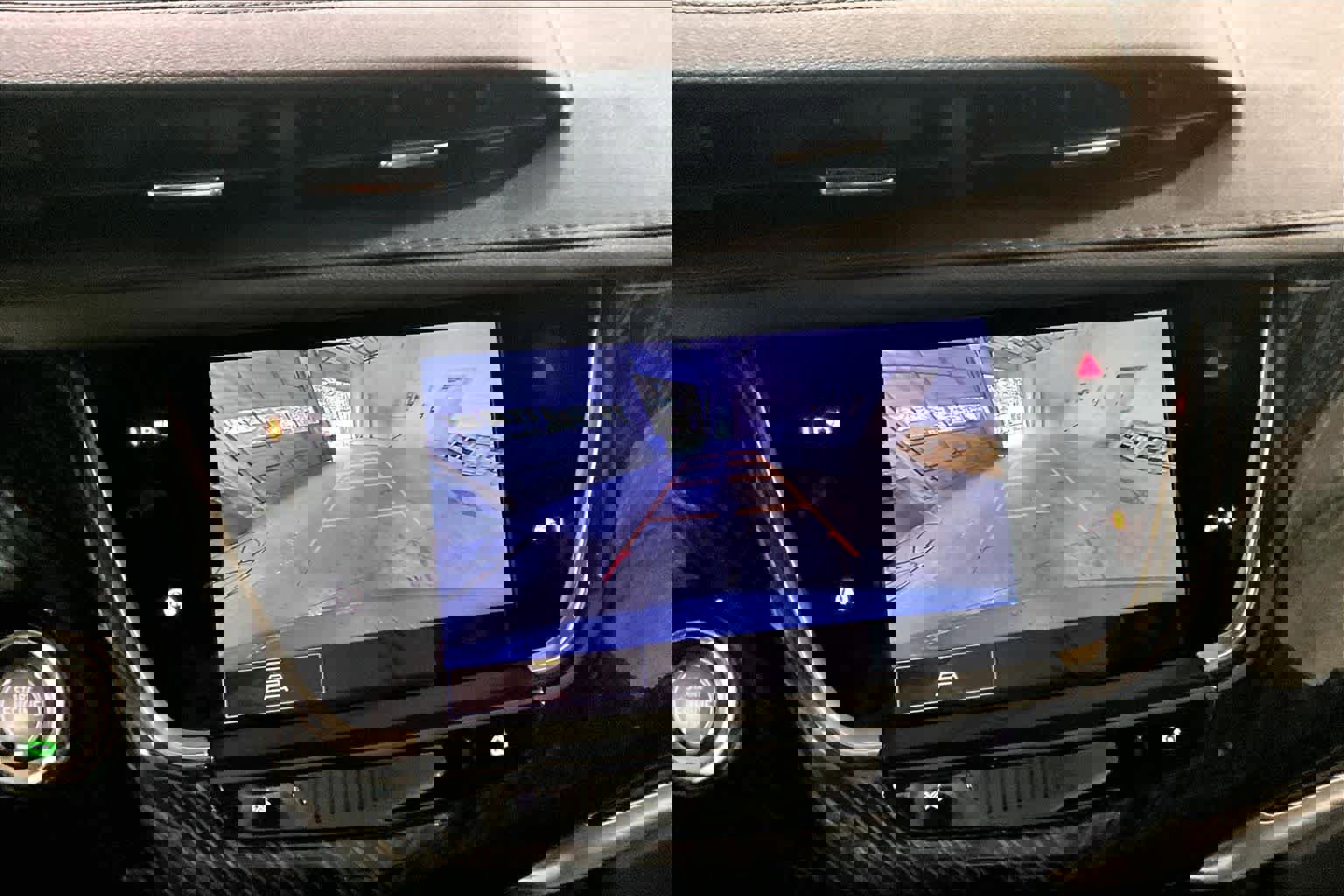 Used 2025 Cadillac XT6 Premium Luxury image 28