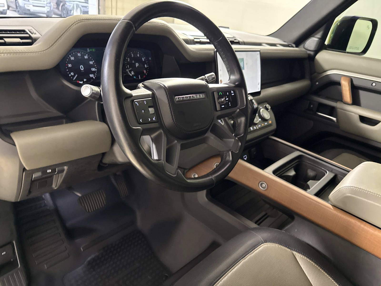 Used 2022 Land Rover Defender 110 X-Dynamic HSE AWD/4WD image 21