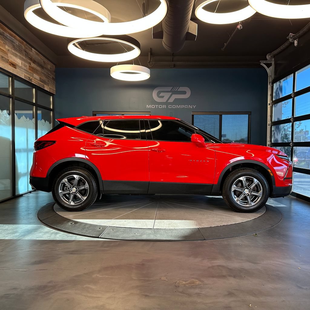 Used 2024 Chevrolet Blazer LT AWD/4WD image 2