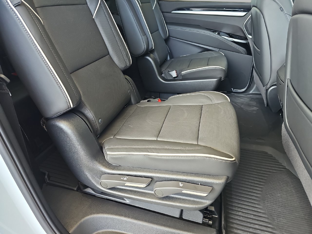 New 2026 Cadillac Escalade Sport w/ Touring Package AWD/4WD image 15