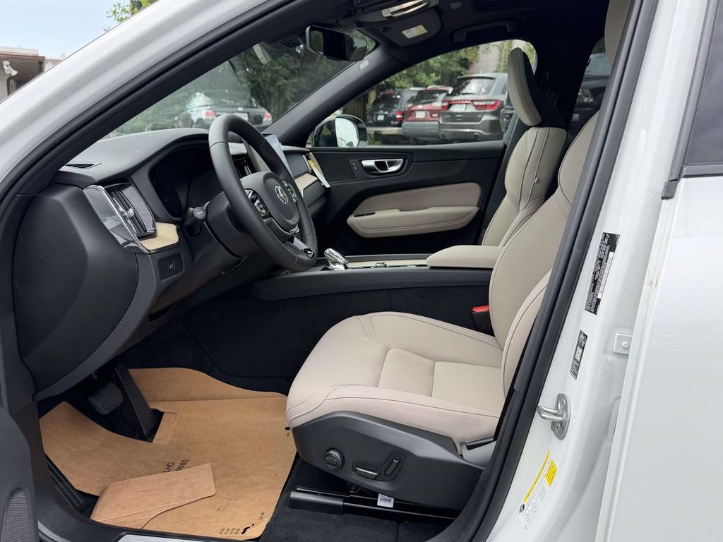 New 2026 Volvo XC60 B5 Plus w/ Climate Package AWD/4WD image 15