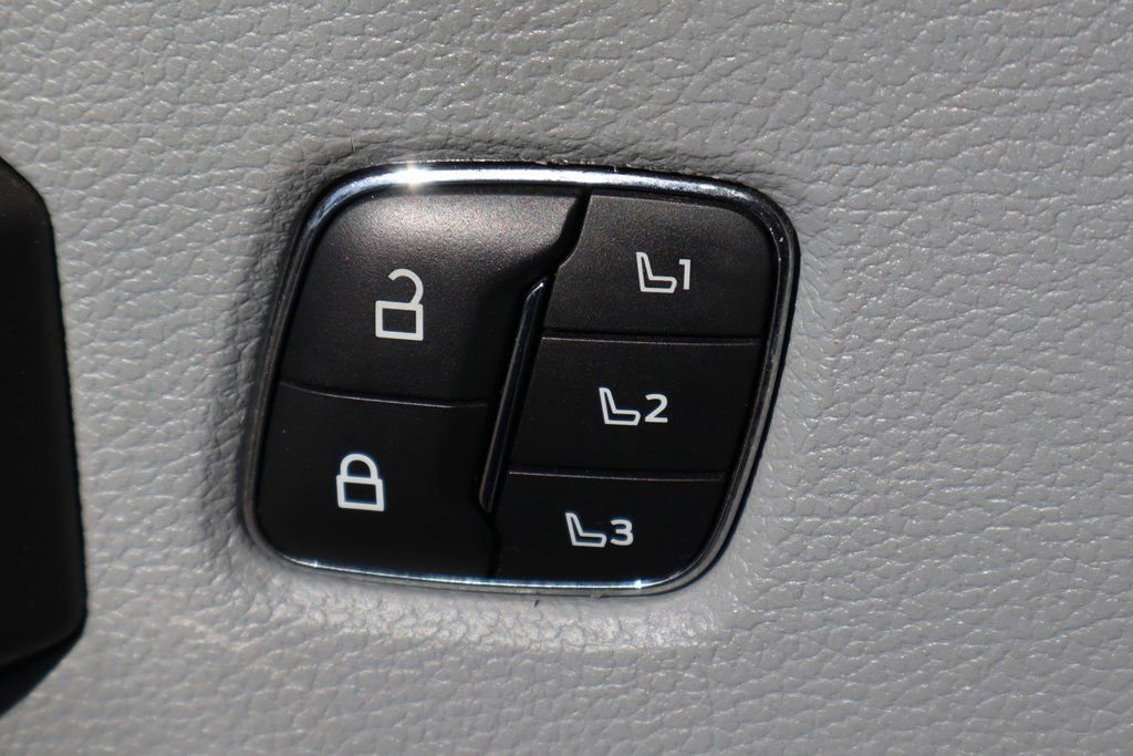 Used 2022 Ford F250 Limited image 19