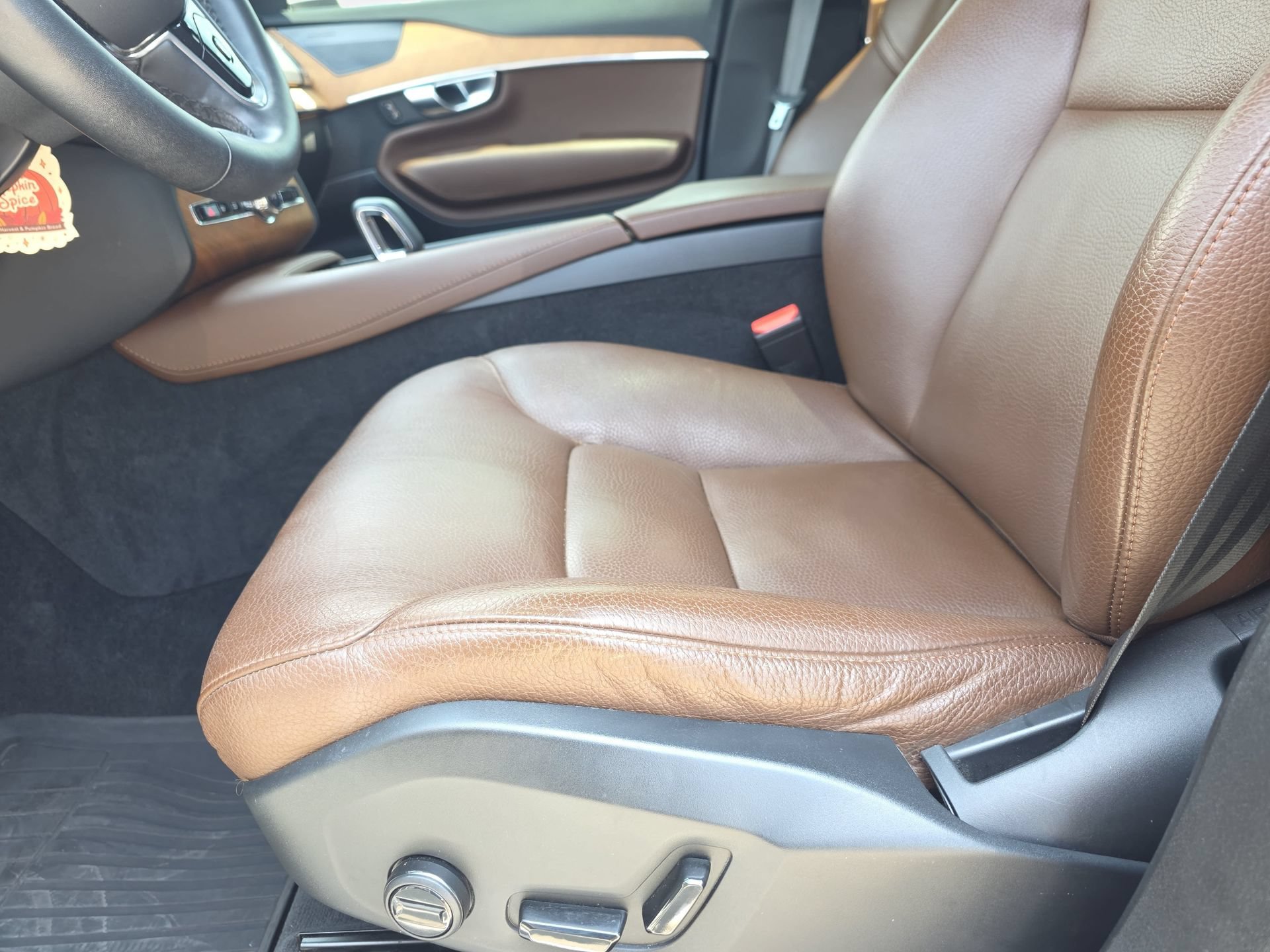 Used 2023 Volvo XC90 B6 Plus w/ Protection Package Premier AWD/4WD image 28
