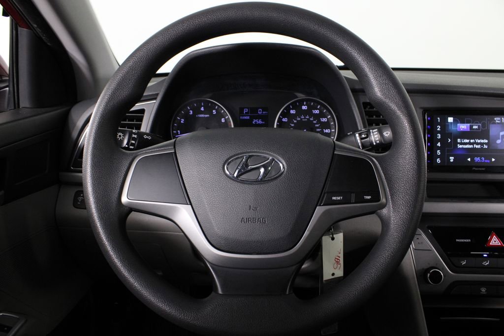 Used 2017 Hyundai Elantra SE w/ Cargo Package image 23