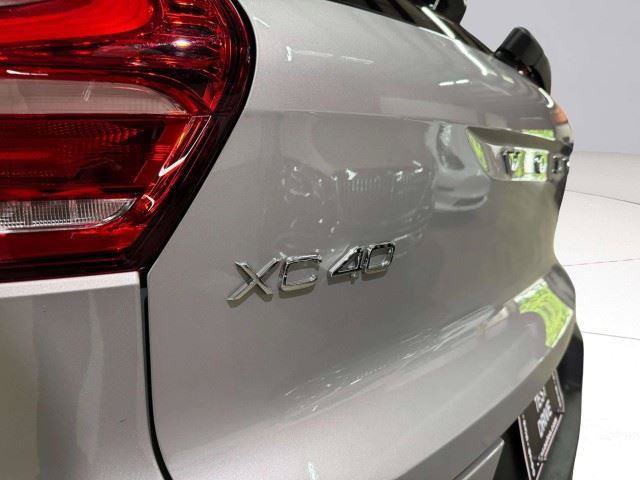 Used 2023 Volvo XC40 B5 Plus w/ Driver Assist Package AWD/4WD image 16