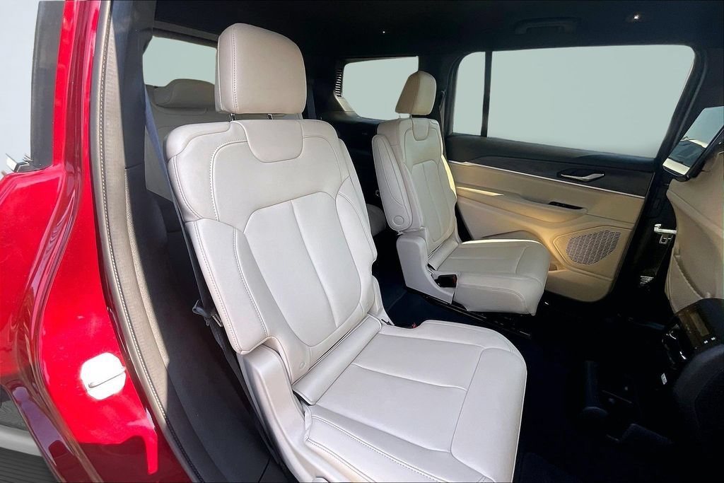 Used 2023 Jeep Grand Cherokee L Limited w/ Luxury Tech Group II RWD image 27
