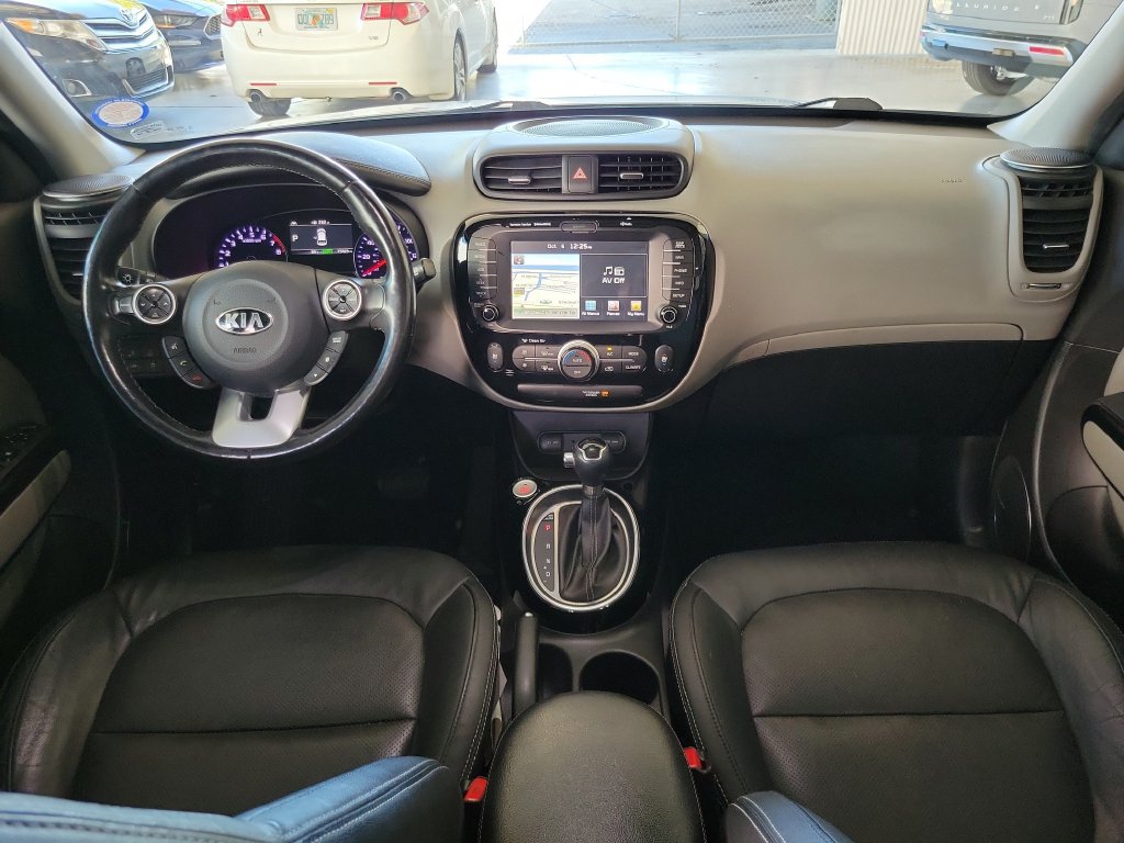 Used 2017 Kia Soul + w/ Primo Package FWD image 9