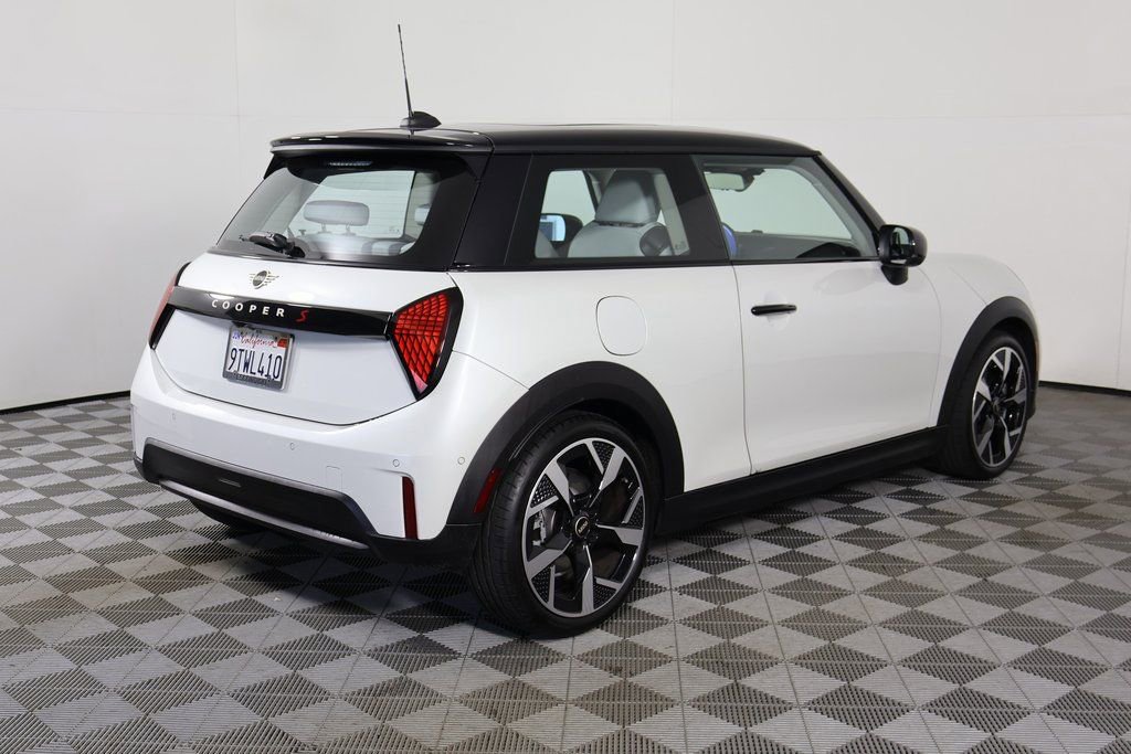 Used 2025 MINI Cooper S image 4