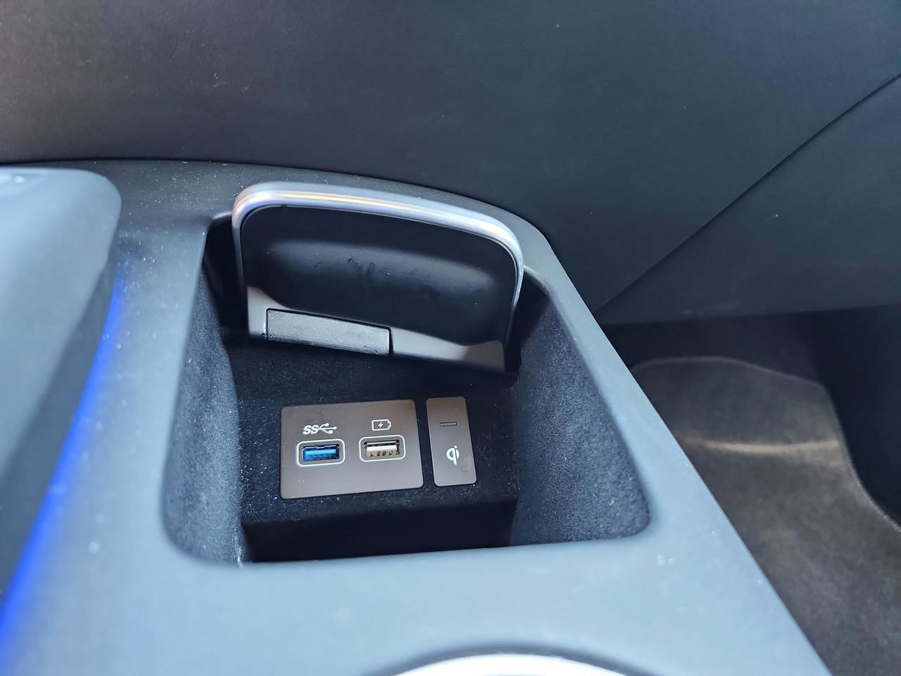 Used 2023 Genesis GV70 3.5T Sport w/ Sport Prestige Package AWD/4WD image 27