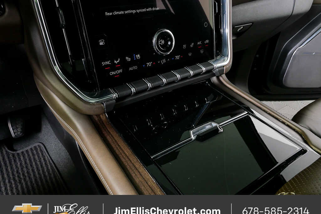 Certified 2025 GMC Yukon XL Denali Ultimate AWD/4WD image 18