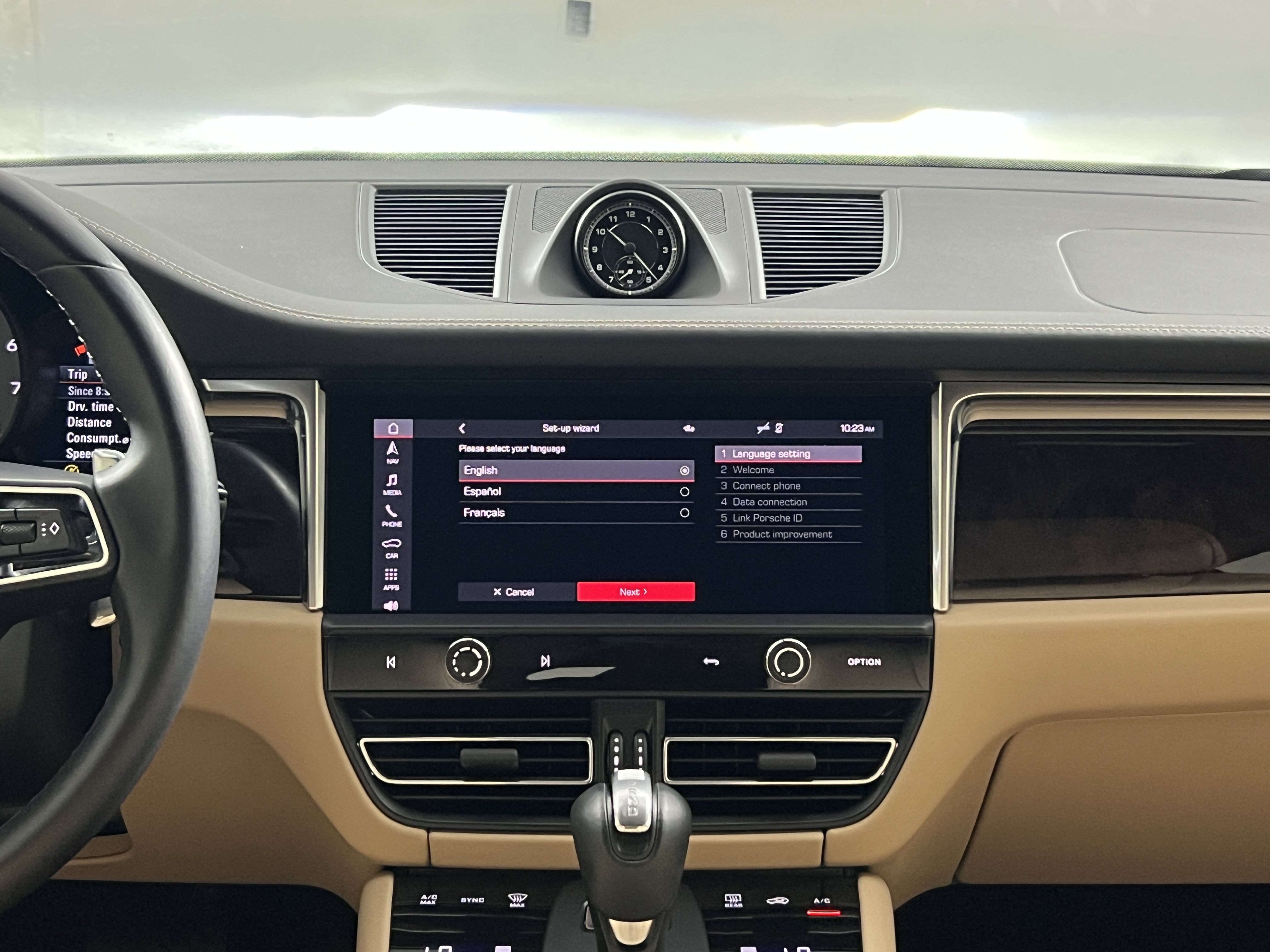 Certified 2024 Porsche Macan S AWD/4WD image 19