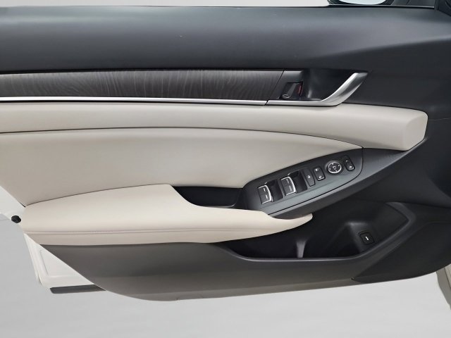 Certified 2018 Honda Accord EX image 23