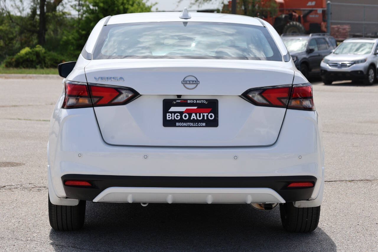 Used 2025 Nissan Versa SV w/ Trunk Package FWD image 10