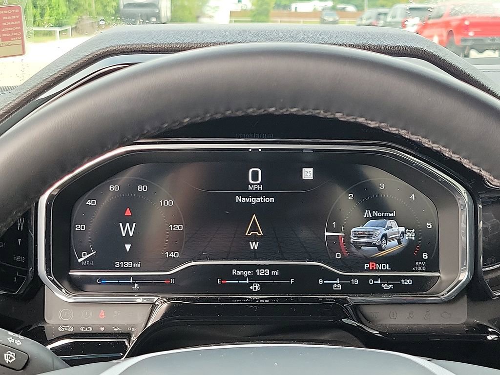 Used 2025 GMC Sierra 1500 SLE w/ Preferred Package image 18