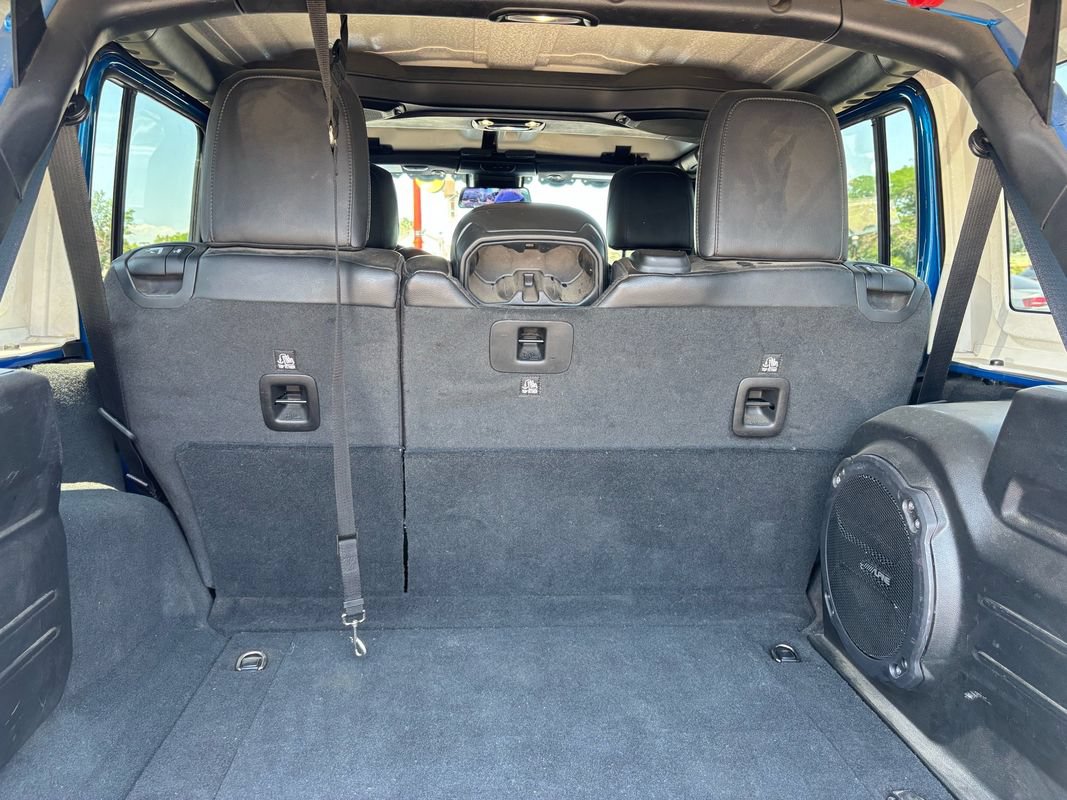 Used 2023 Jeep Wrangler Unlimited Rubicon w/ LED Lighting Group AWD/4WD image 18