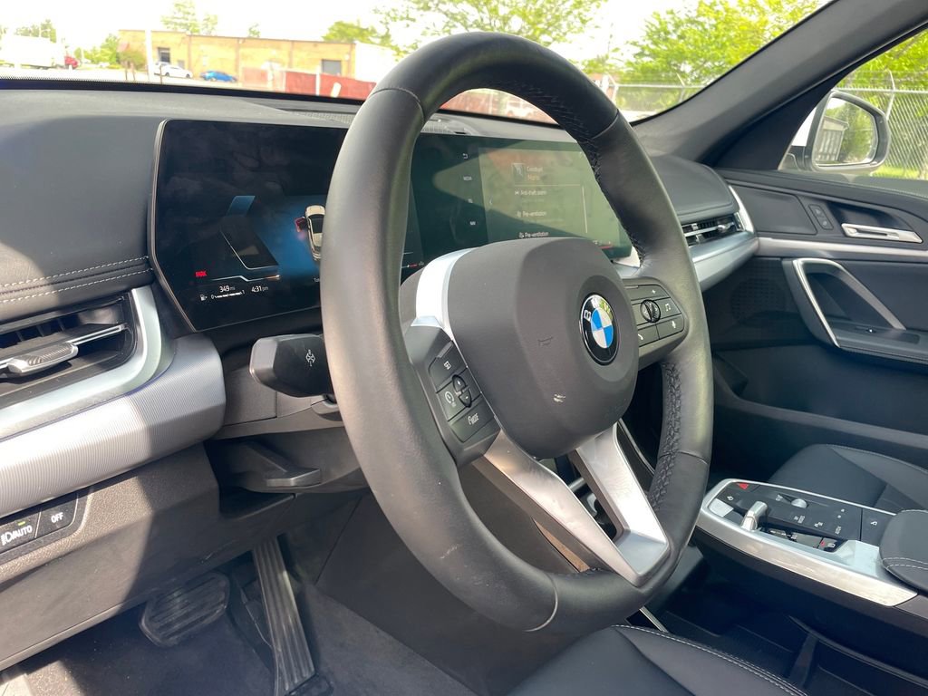 Used 2025 BMW X1 xDrive28i w/ Convenience Package AWD/4WD image 16