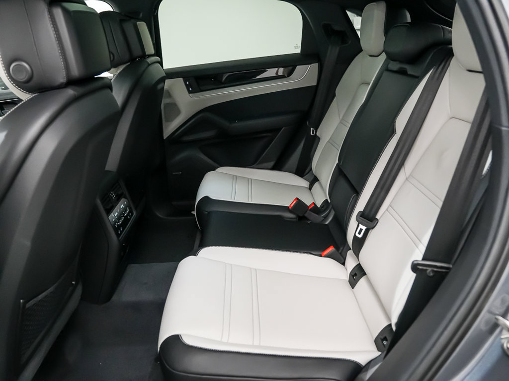 New 2026 Porsche Cayenne S AWD/4WD image 17