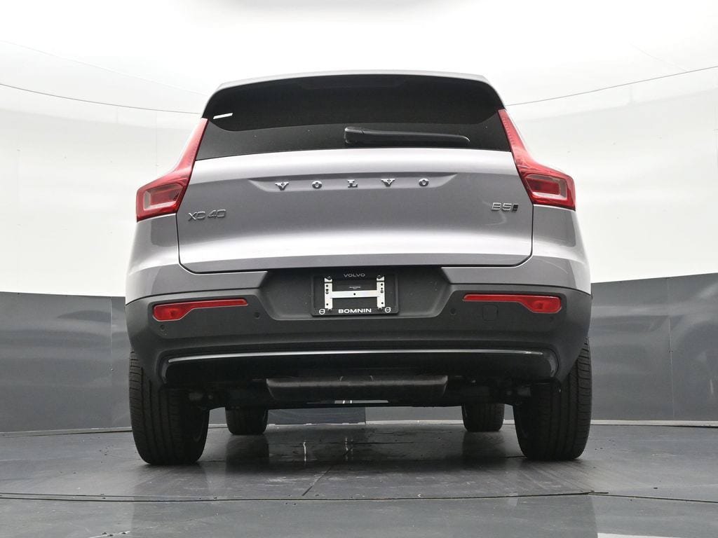 New 2026 Volvo XC40 B5 Plus w/ Climate Package AWD/4WD image 24