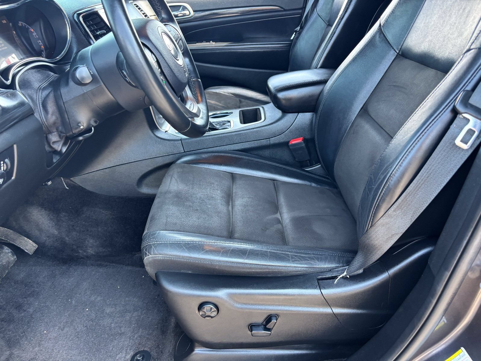 Used 2019 Jeep Grand Cherokee Altitude AWD/4WD image 20