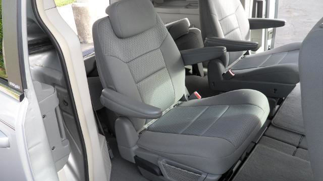 Used 2010 Chrysler Town & Country LX w/ Entertainment Group #1 FWD image 27