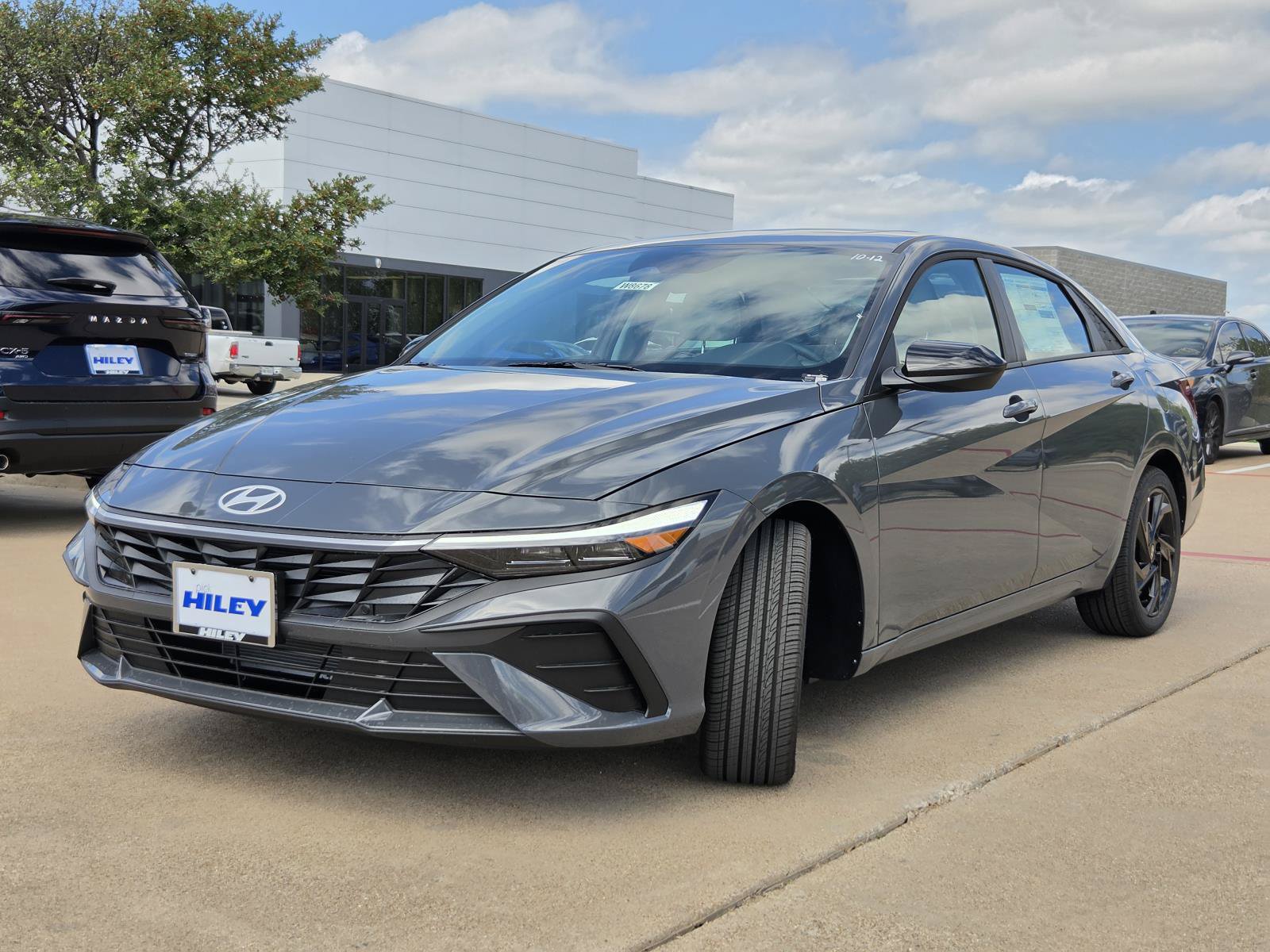 New 2026 Hyundai Elantra SEL Sport FWD image 2