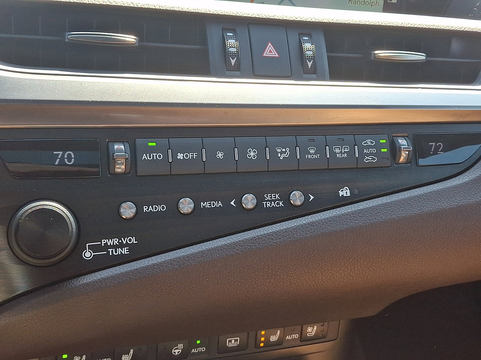 Used 2019 Lexus ES 300h w/ Luxury Package image 16