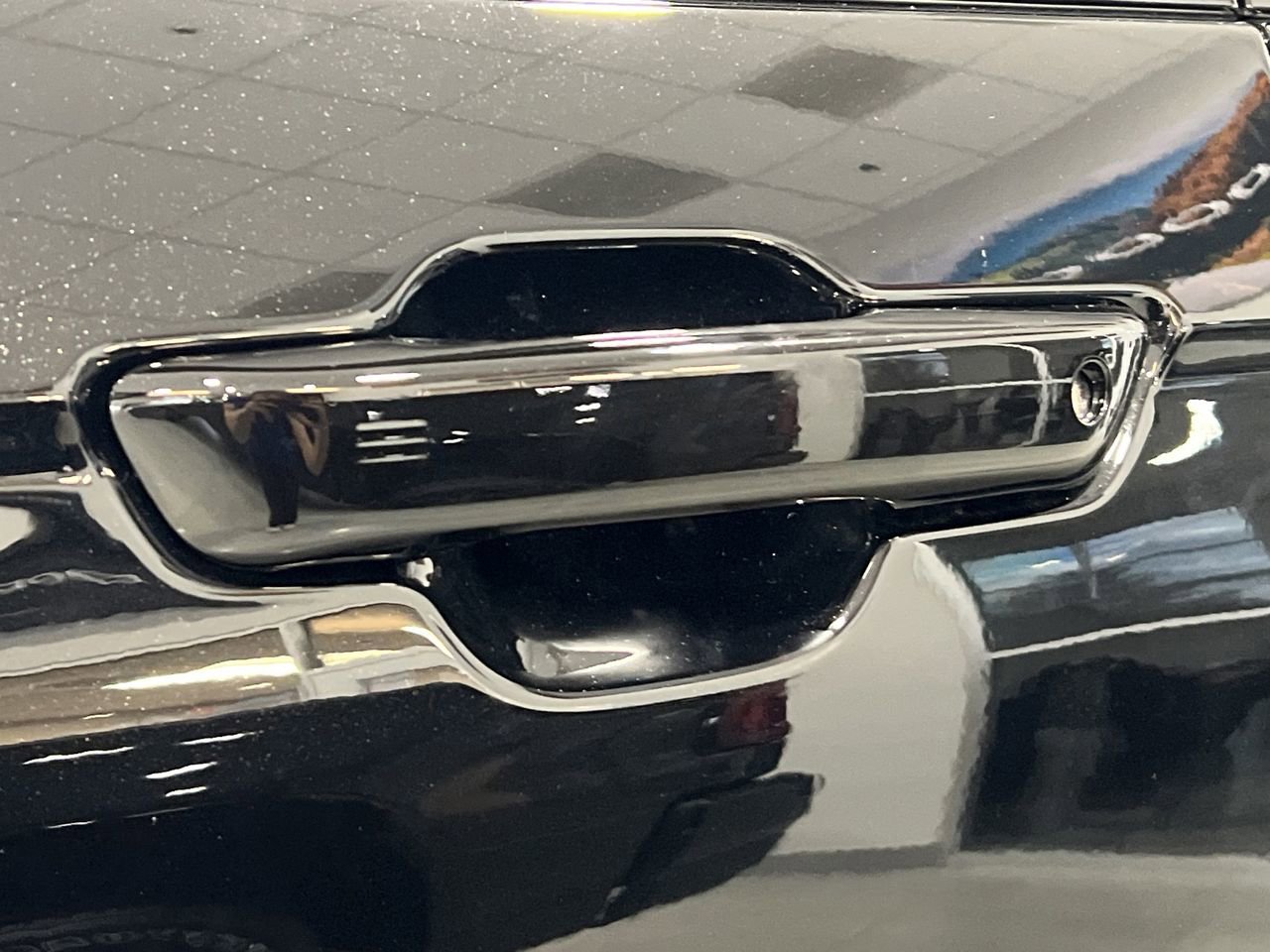 New 2025 Jeep Grand Cherokee Limited w/ Luxury Tech Group II image 35