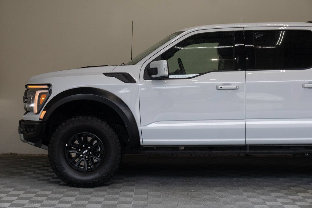 Used 2025 Ford F150 Raptor AWD/4WD image 9