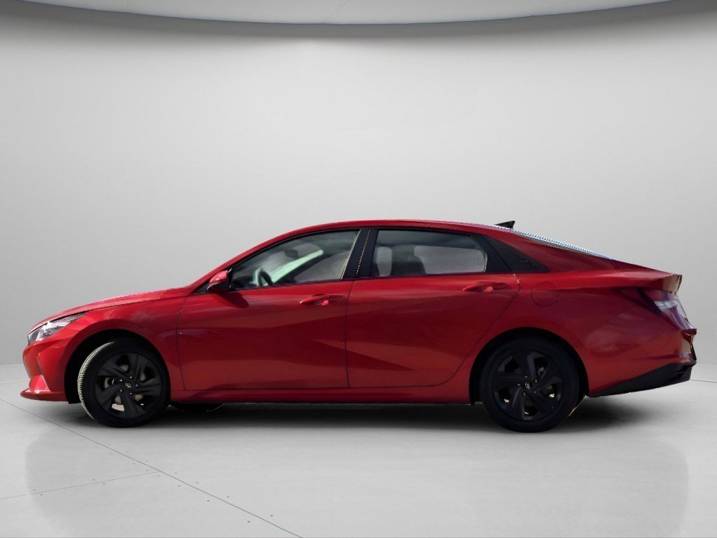 Used 2023 Hyundai Elantra SEL w/ Cargo Package FWD image 18