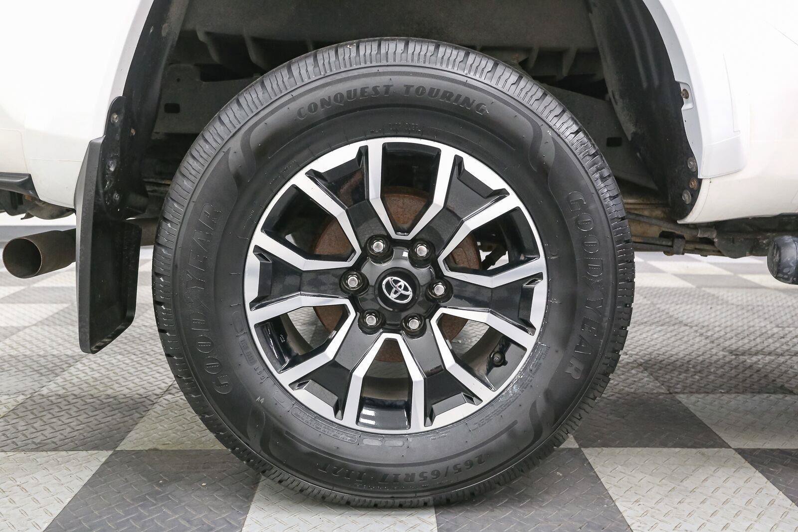 Used 2023 Toyota Tacoma TRD Sport AWD/4WD image 16