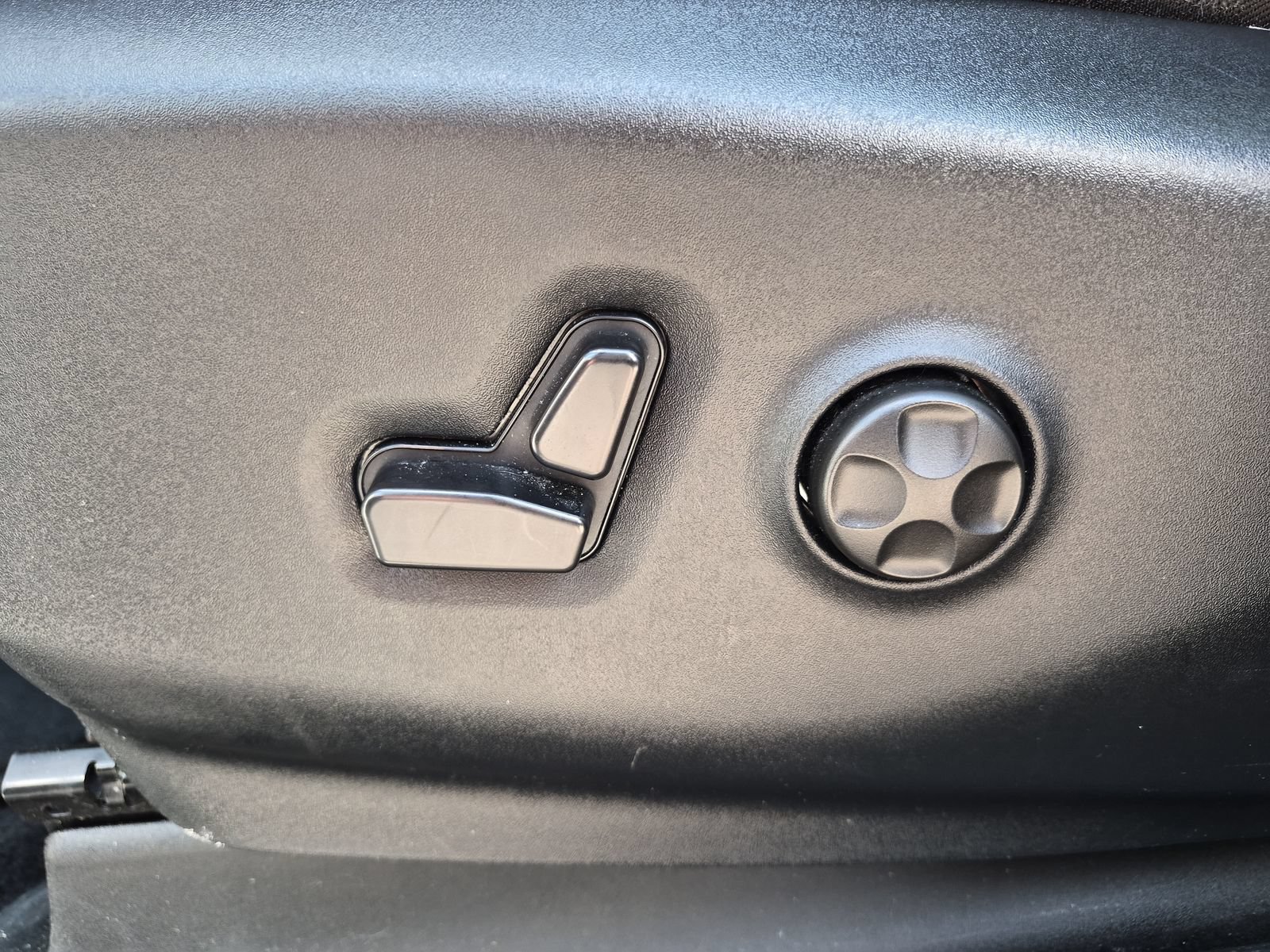 Used 2025 Chrysler Pacifica Select FWD image 14
