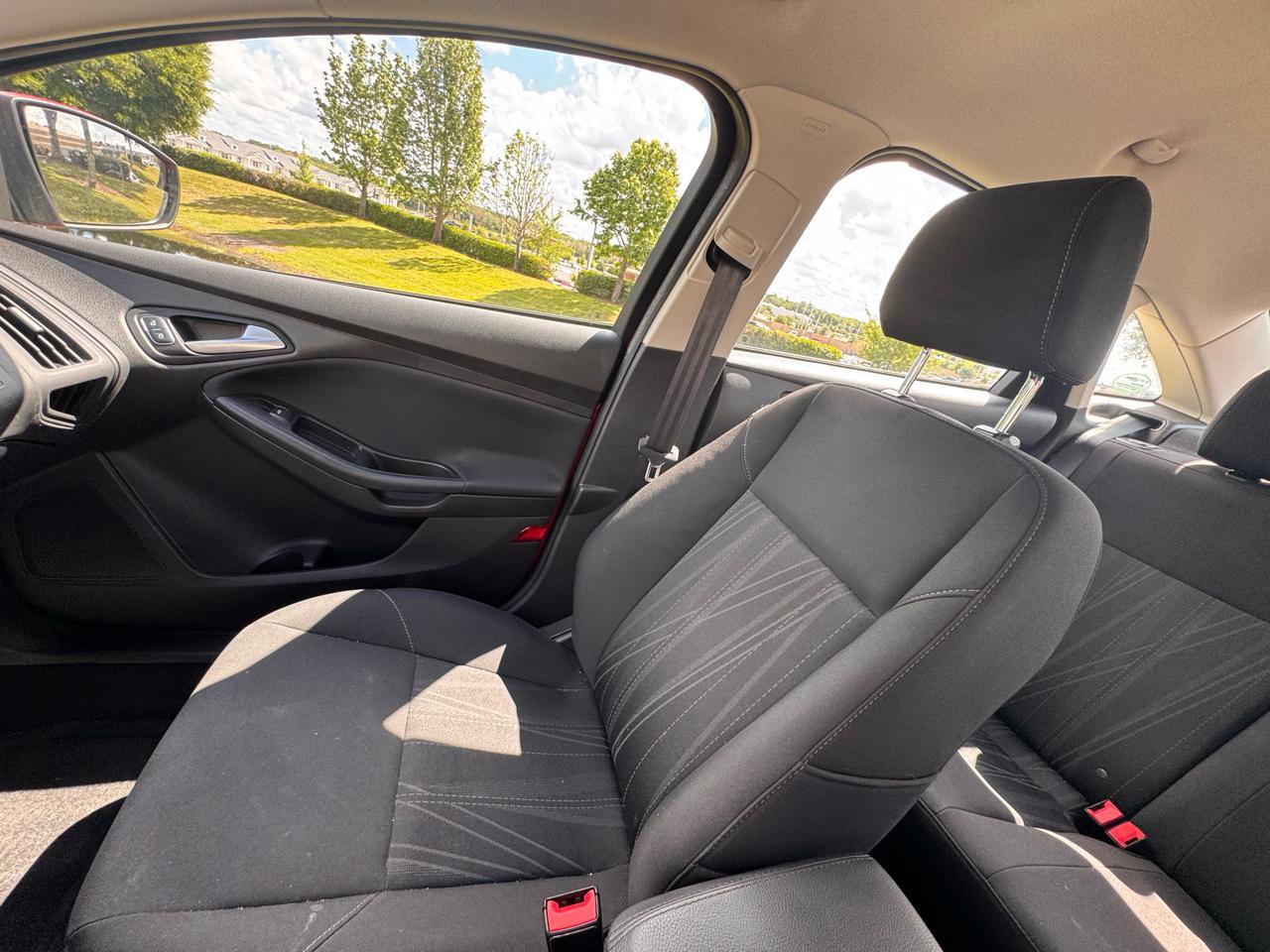Used 2016 Ford Focus SE FWD image 27