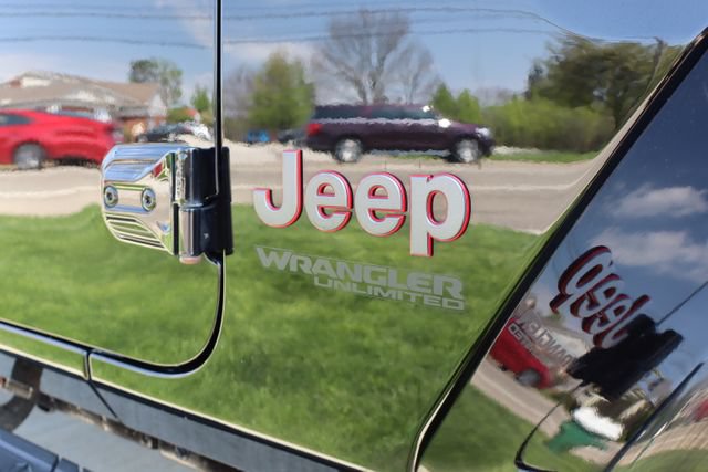 Used 2021 Jeep Wrangler Unlimited Rubicon AWD/4WD image 2