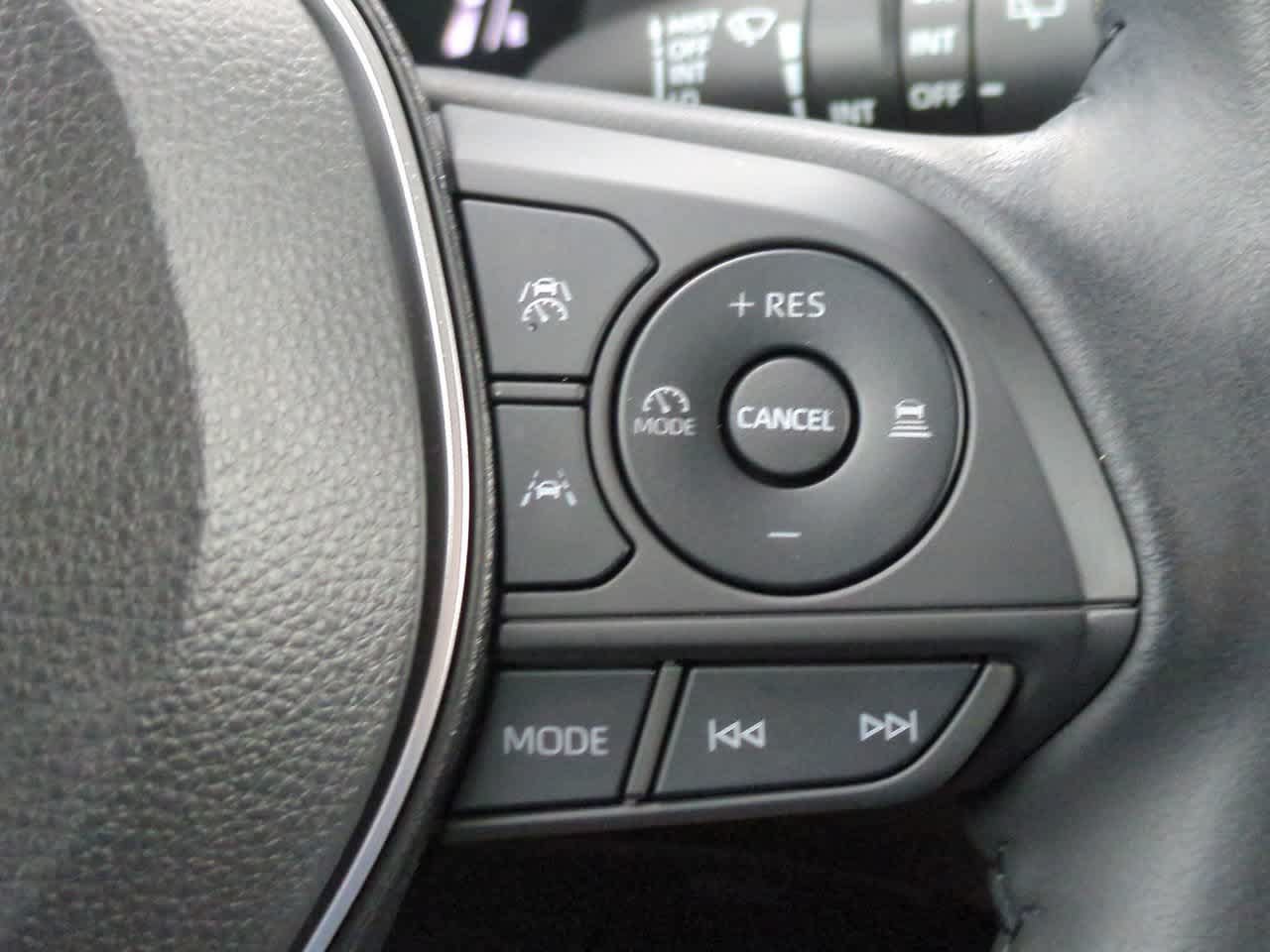 Certified 2023 Toyota Corolla Cross XLE w/ Convenience Package FWD image 25