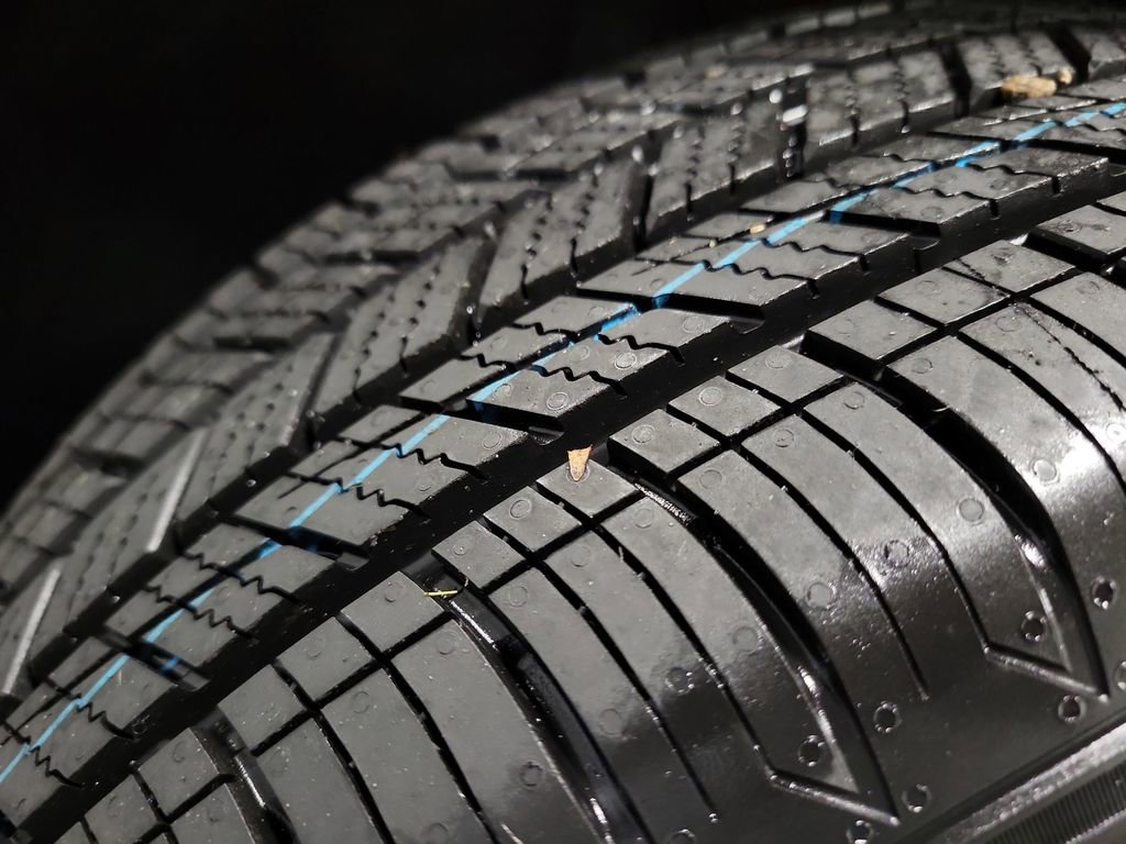 Used 2022 Nissan Kicks SR w/ Premium Package image 11