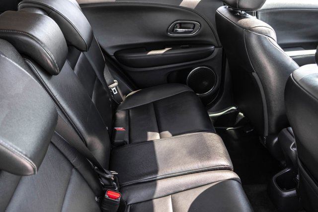 Used 2017 Honda HR-V EX-L image 28