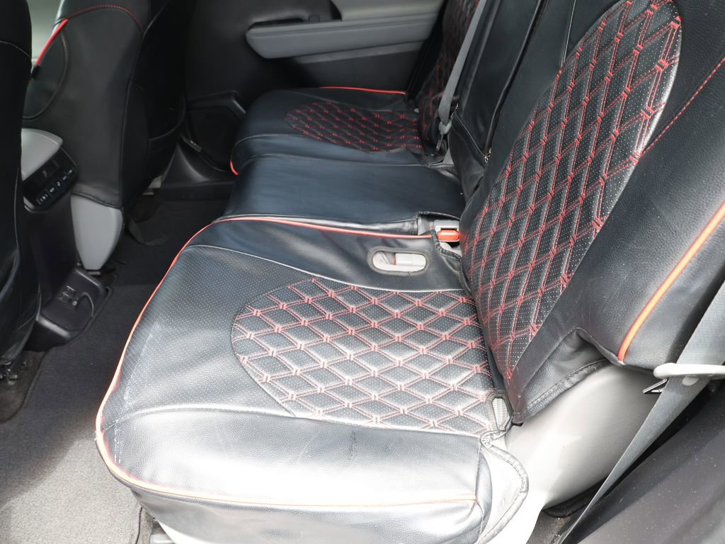 Used 2023 Toyota Highlander LE FWD image 18