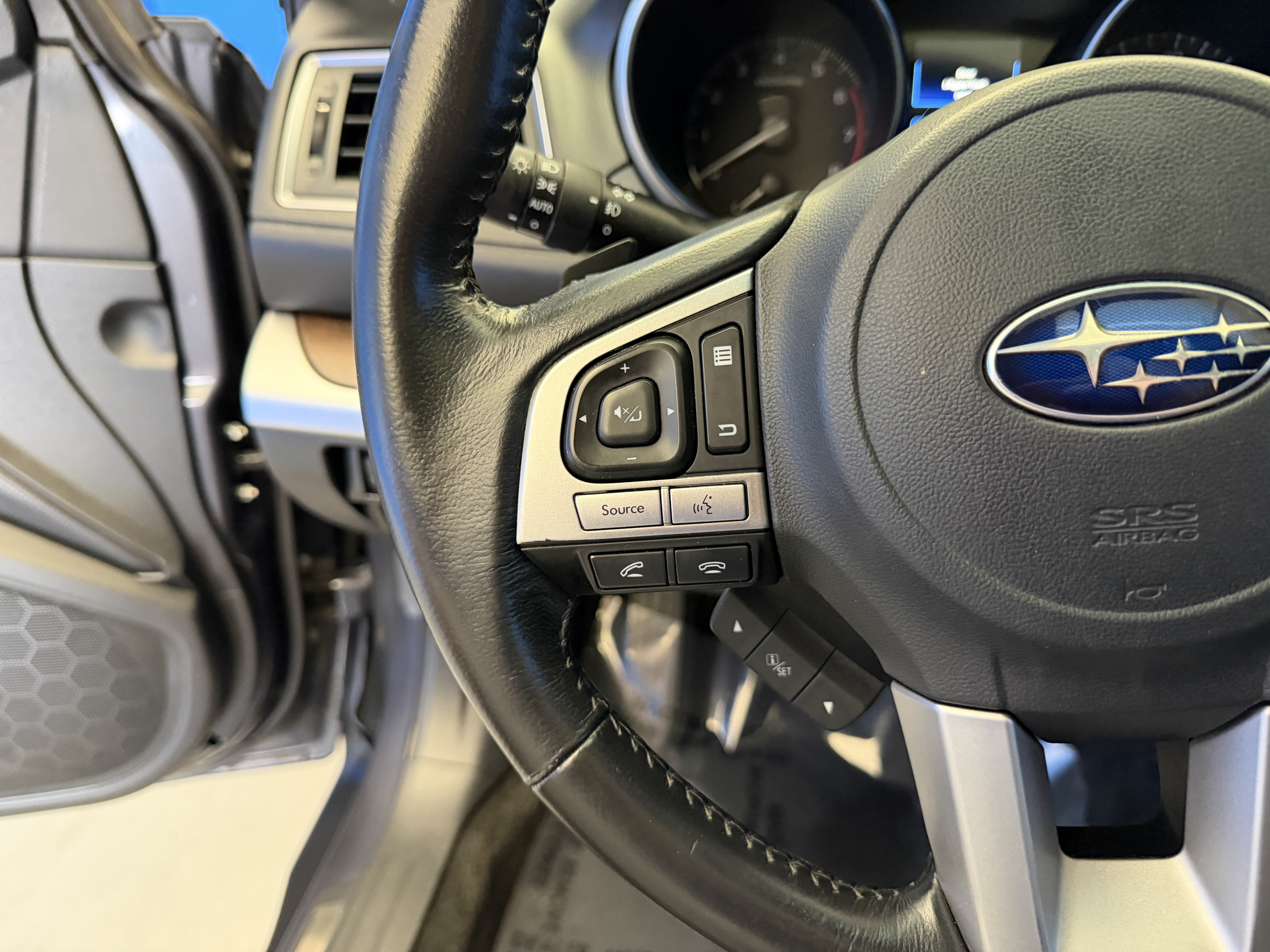 Used 2015 Subaru Outback 2.5i Limited AWD/4WD image 16