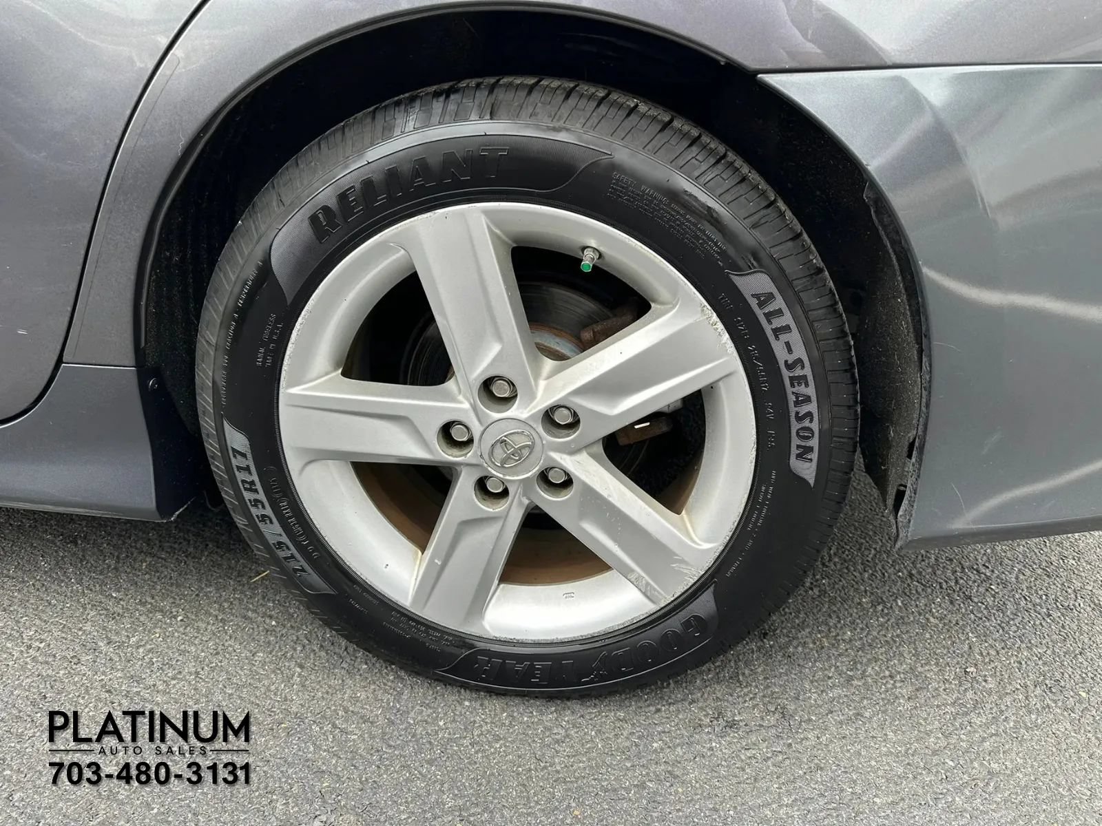Used 2014 Toyota Camry SE FWD image 23