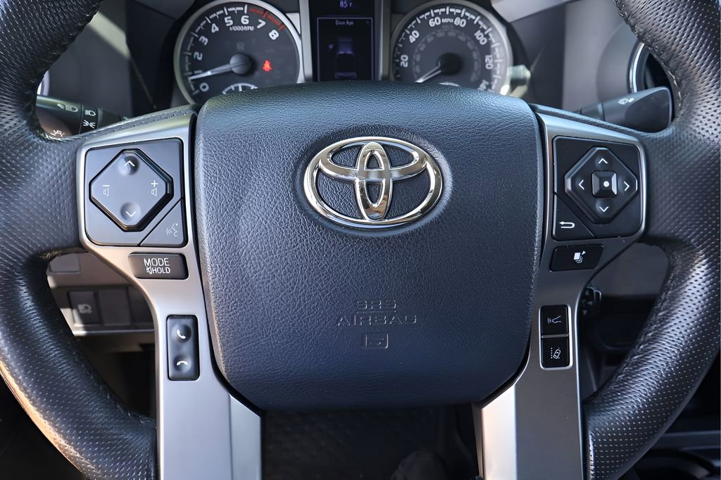 Used 2020 Toyota Tacoma SR5 RWD image 18