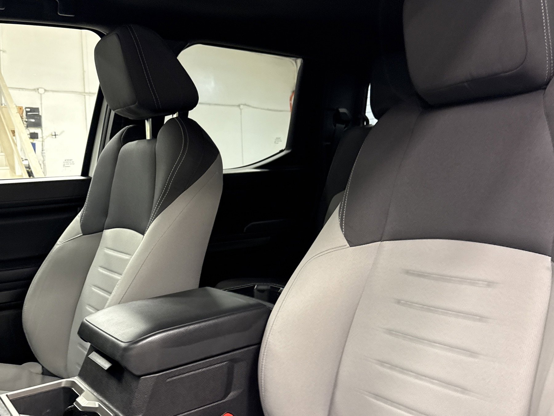 Used 2025 Toyota Tacoma SR5 image 5