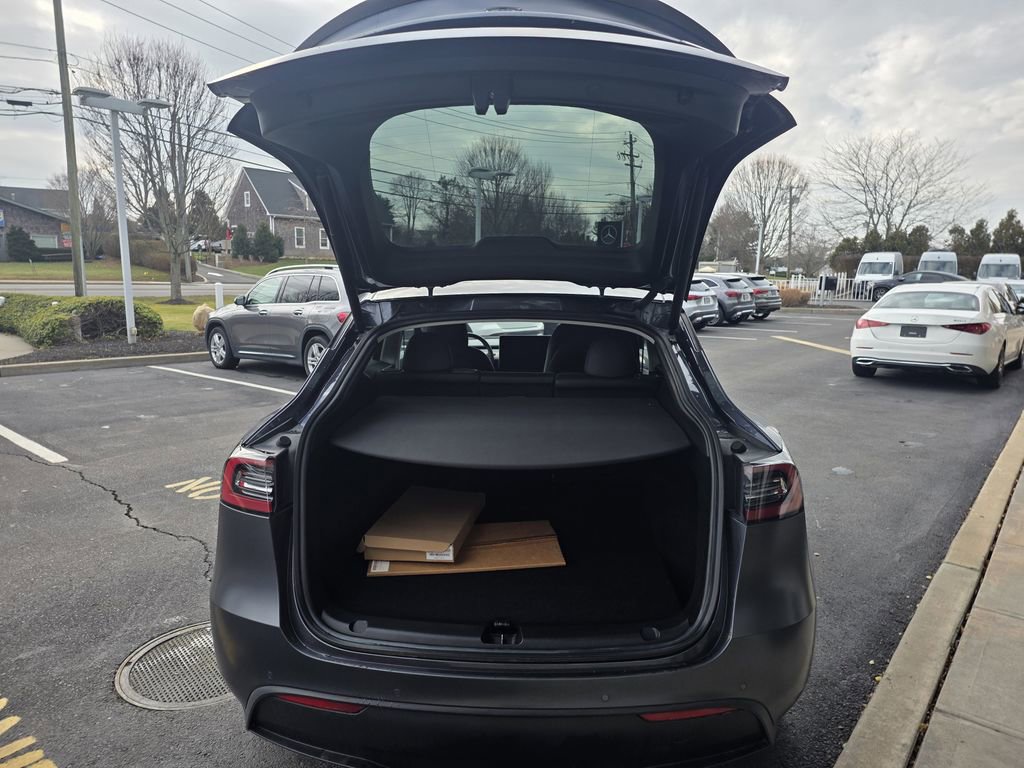 Used 2023 Tesla Model Y Performance image 29