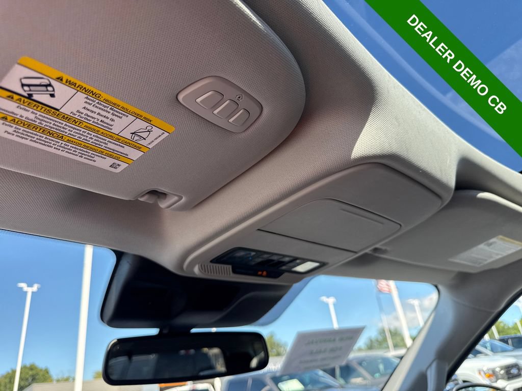 Used 2025 Ford Expedition Active AWD/4WD image 43