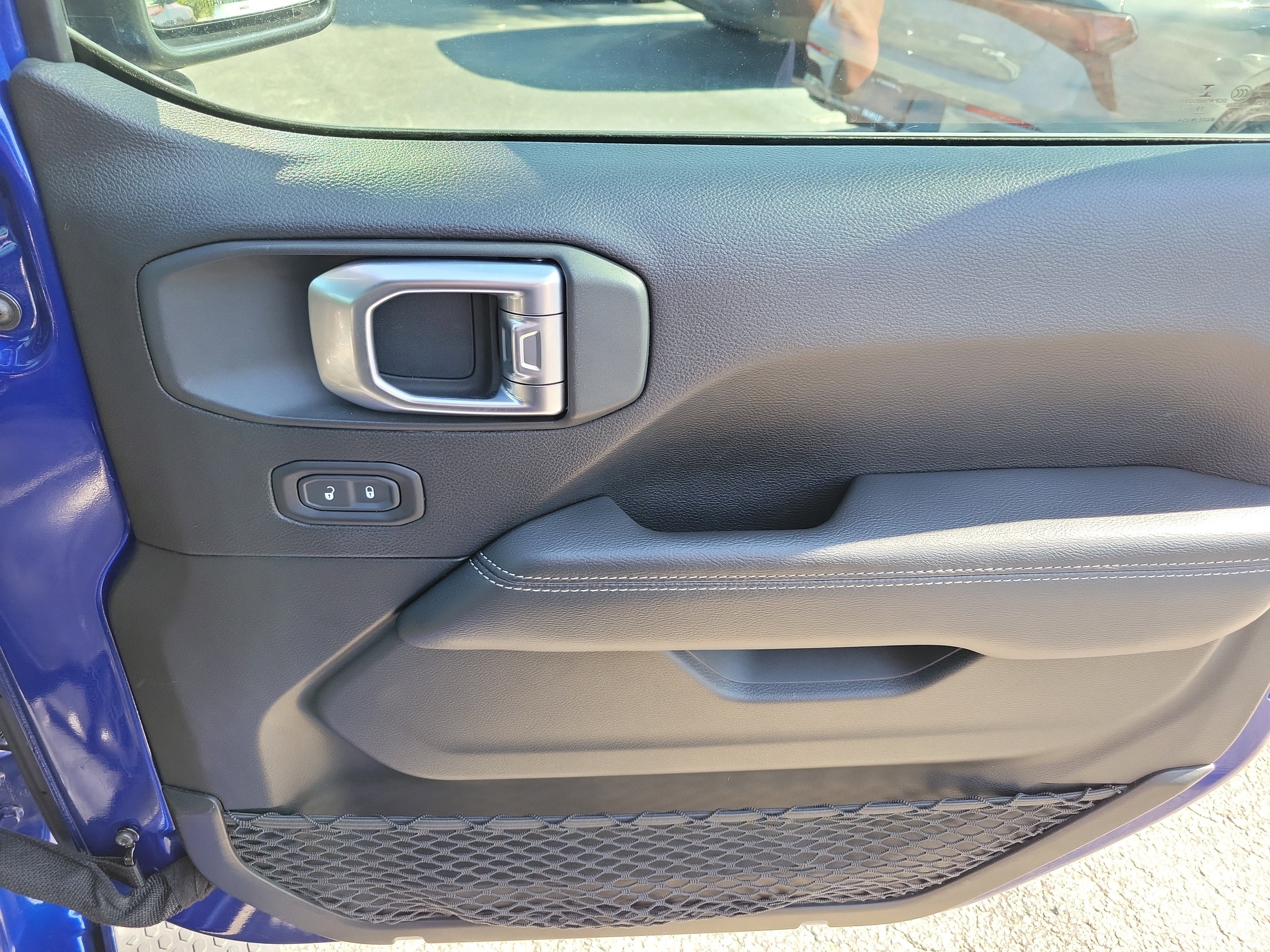 Used 2020 Jeep Wrangler Unlimited Sahara AWD/4WD image 10