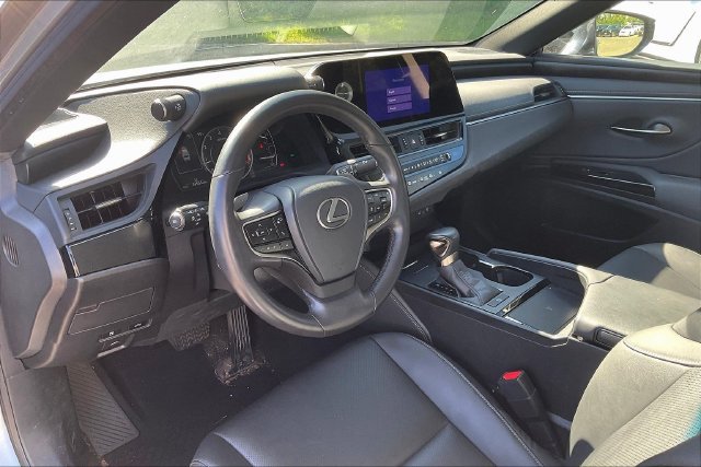 Used 2024 Lexus ES 250 w/ Premium Package AWD/4WD image 3